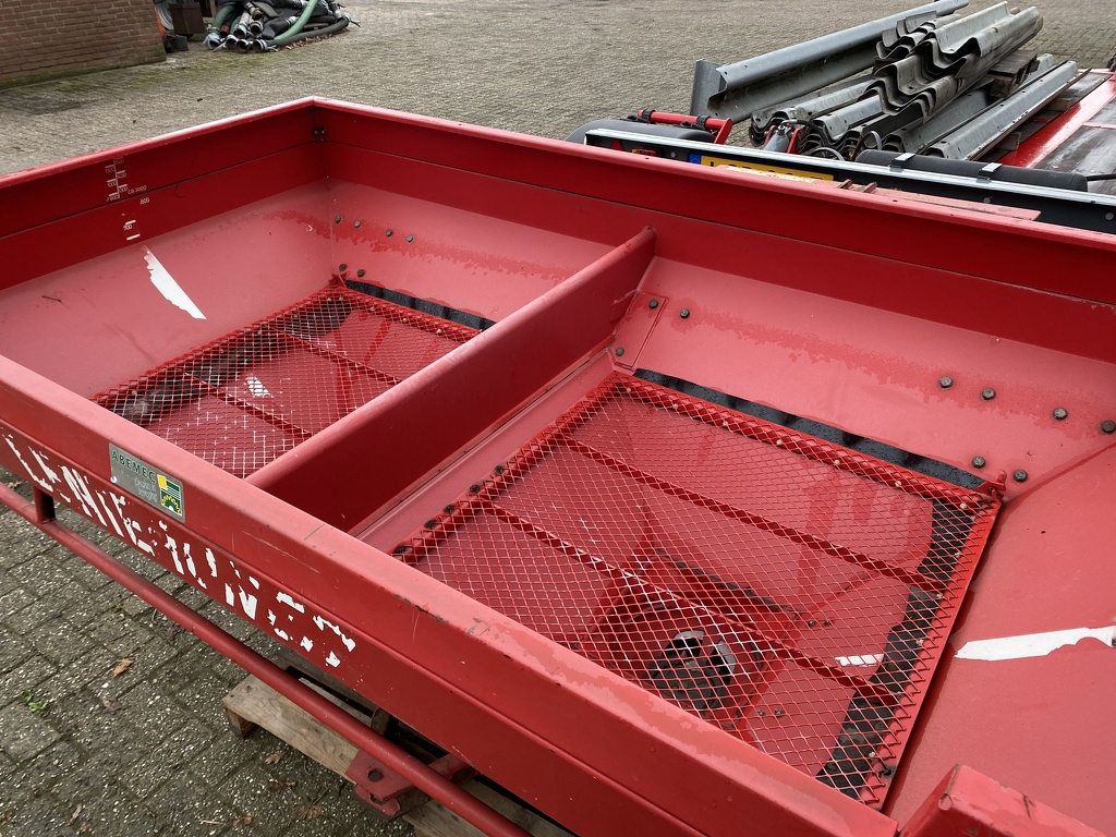 Lely kunstmeststrooier