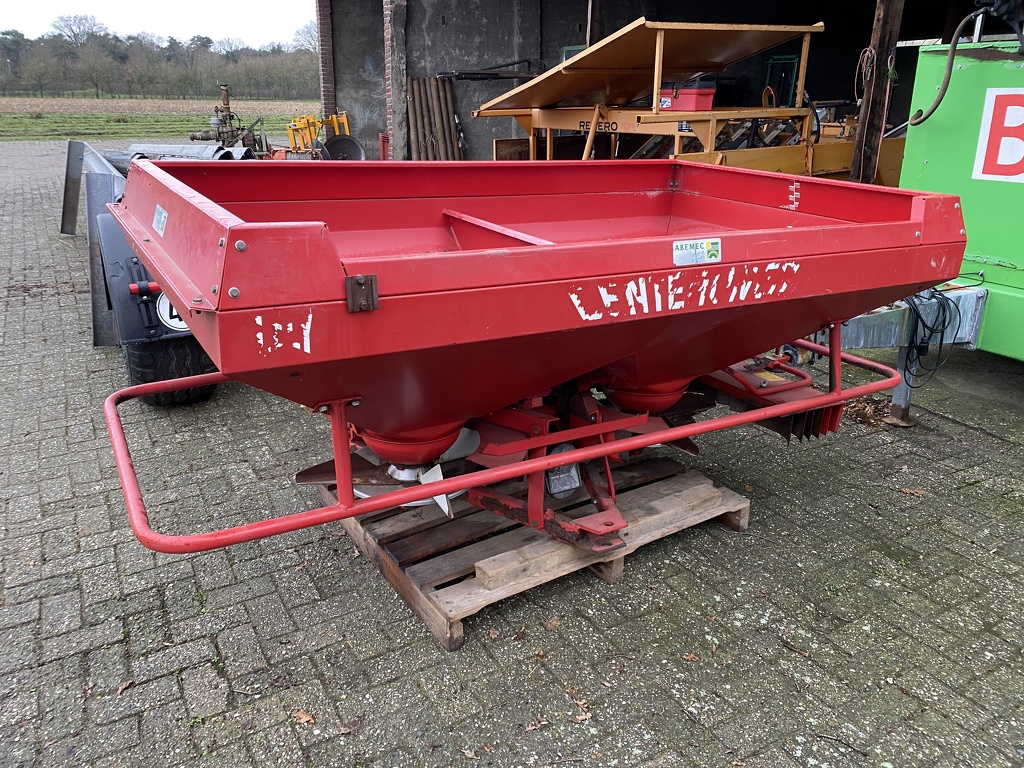 Lely kunstmeststrooier