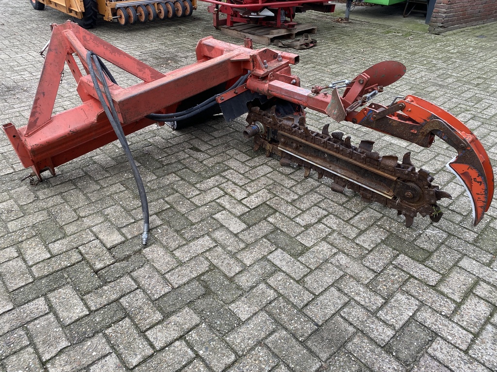 Kettingraver sleuvenfrees greppelfrees