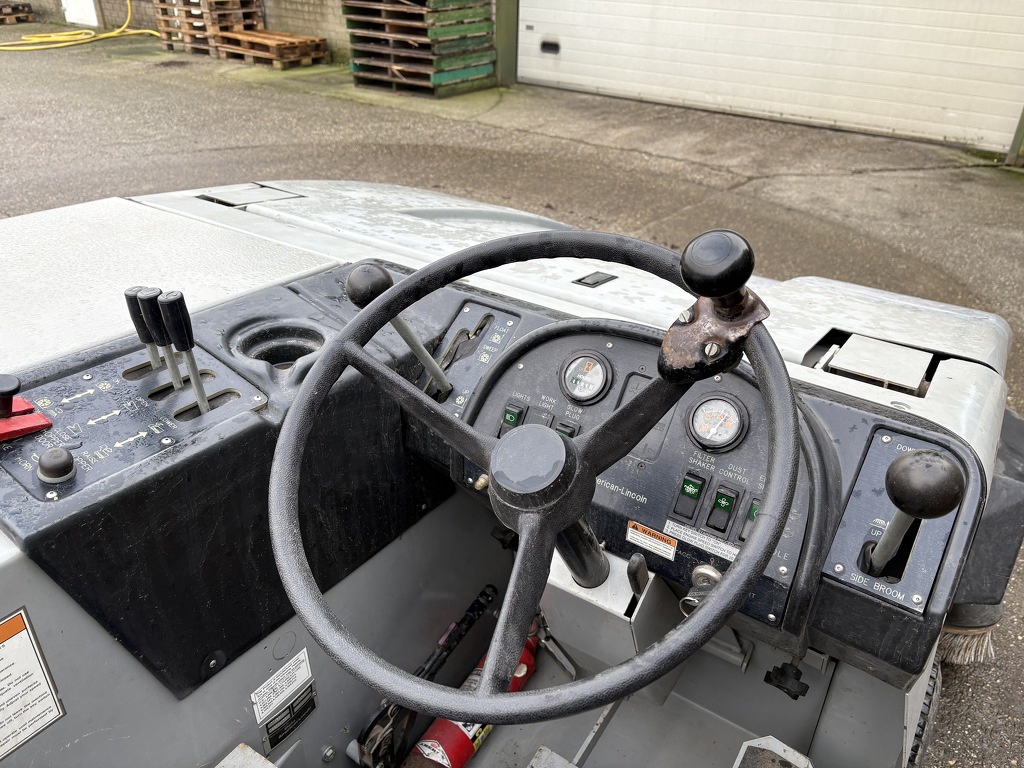 American -Lincoln 2160 XP veegmachine Nilfisk