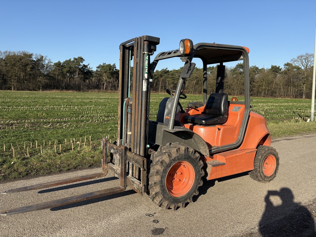 Ausa ruwterrein heftruck 4 X 4