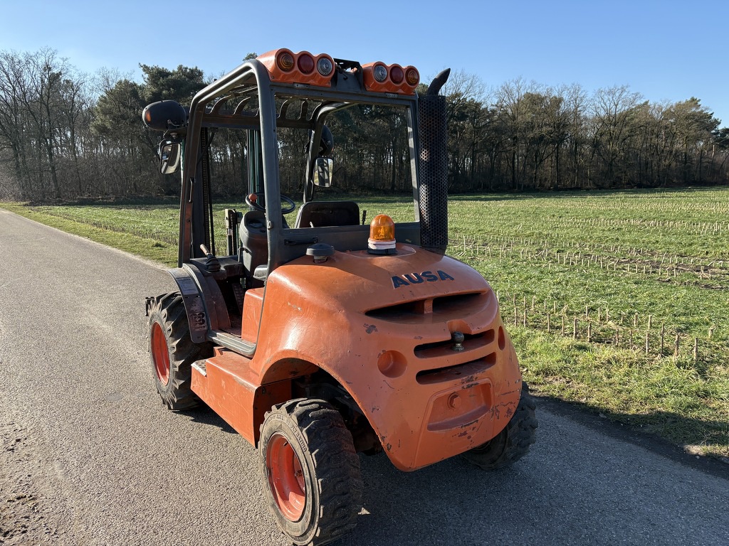 Ausa ruwterrein heftruck 4 X 4