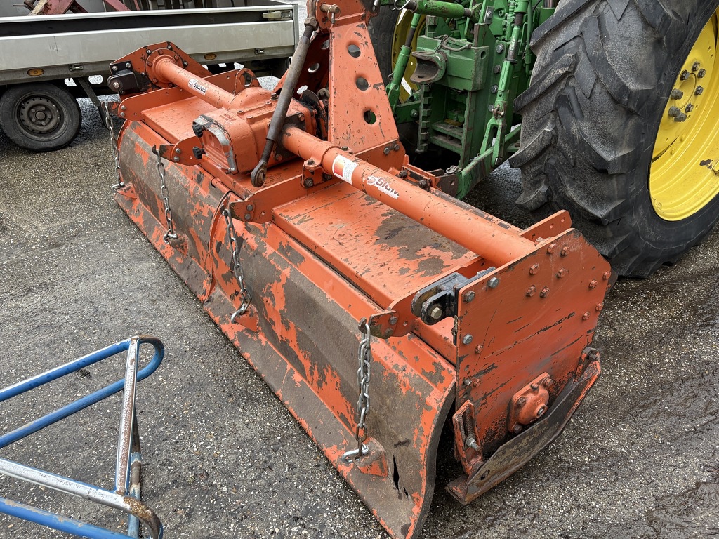 Grondfrees frees met kooirol