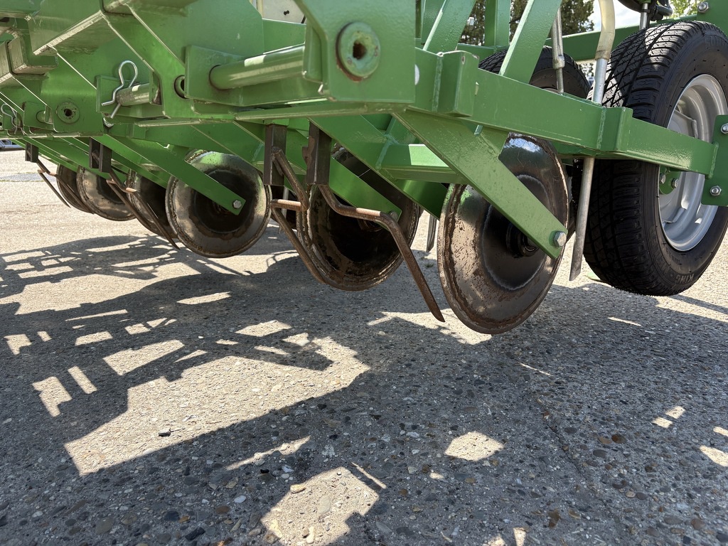 Basrijs granulaatsrooier  6 rijen