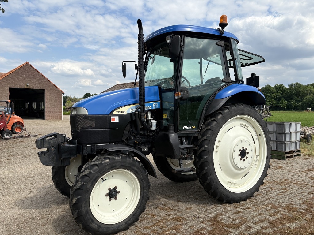 New Holland TD80D