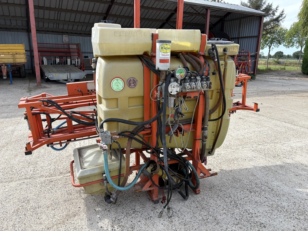 Douven veldspuit 15 mtr