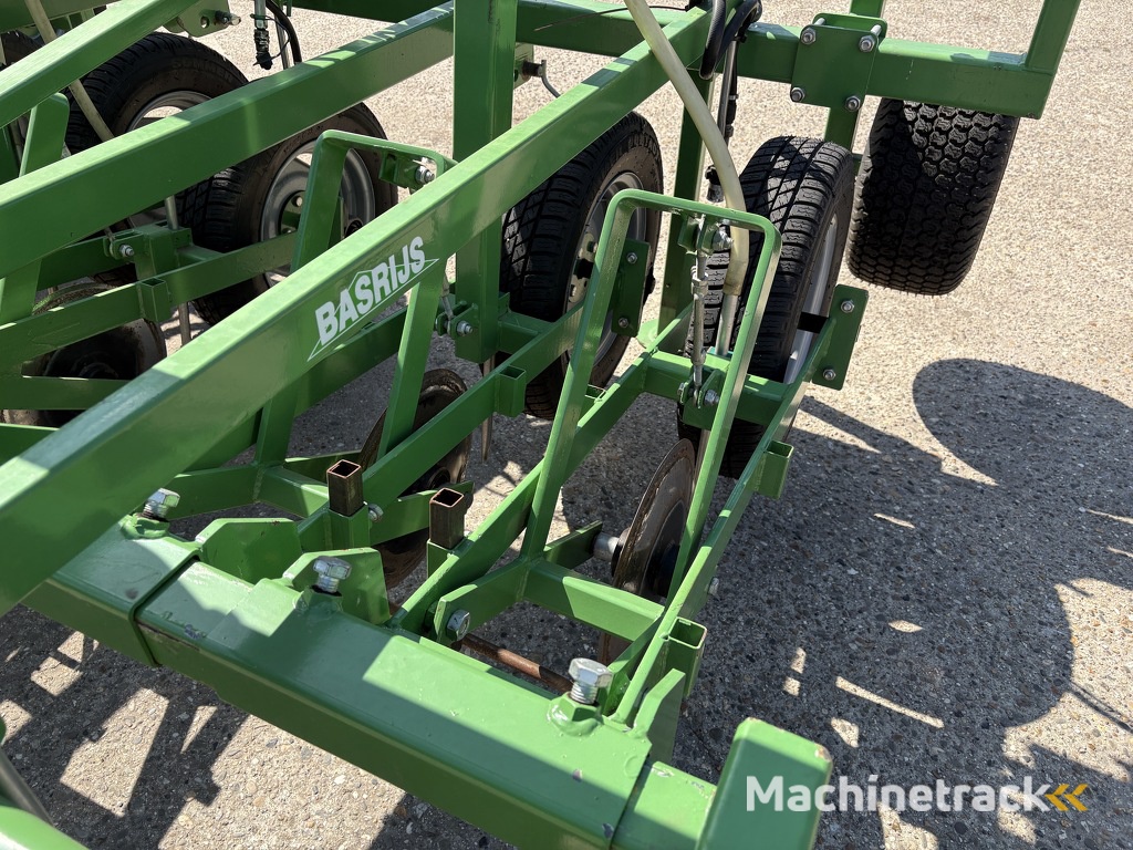 Basrijs granulaatsrooier  6 rijen