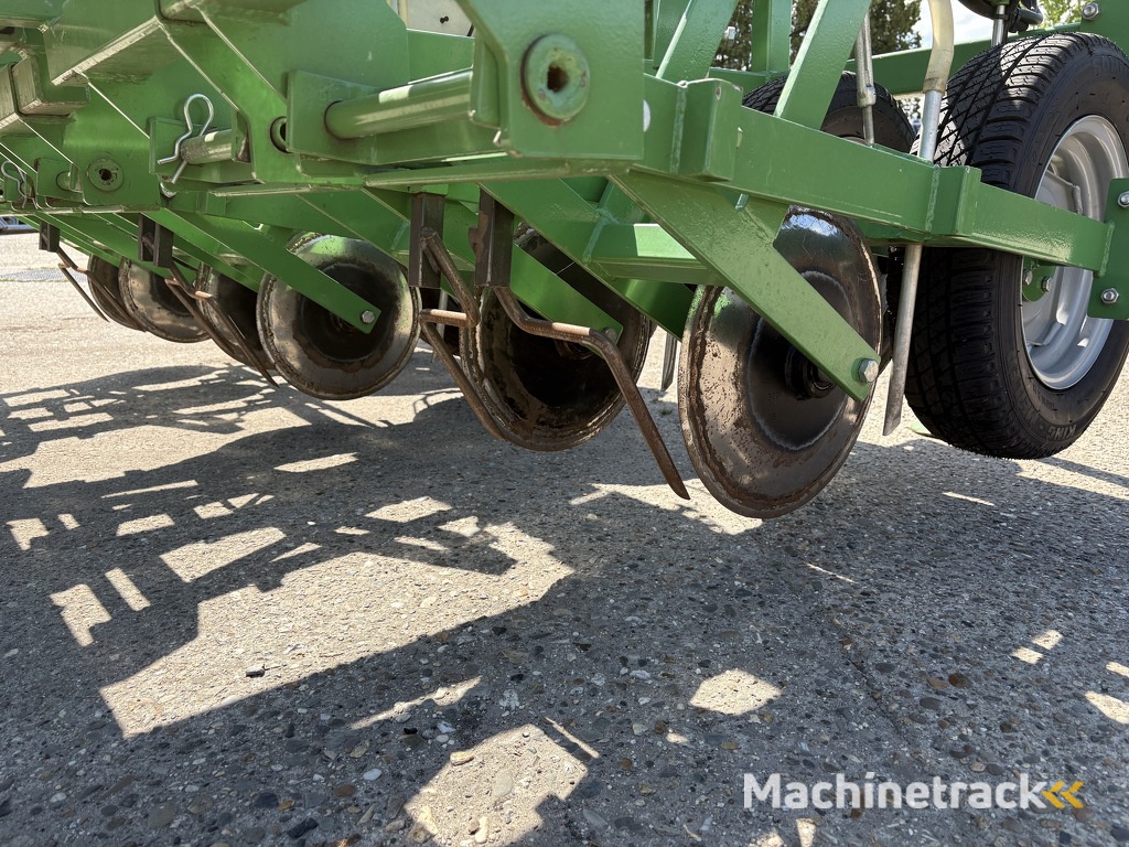 Basrijs granulaatsrooier  6 rijen