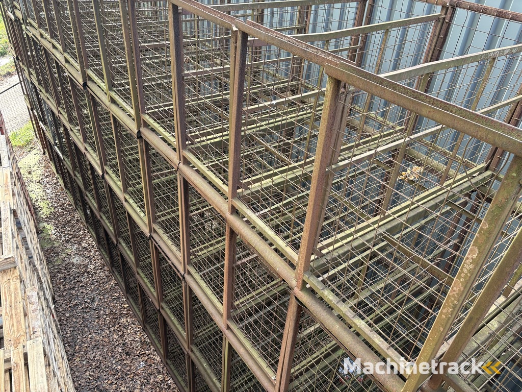 ca 104 stuk Preirekken preiboxen