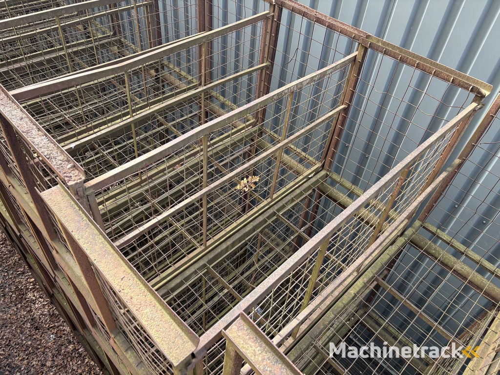 ca 104 stuk Preirekken preiboxen