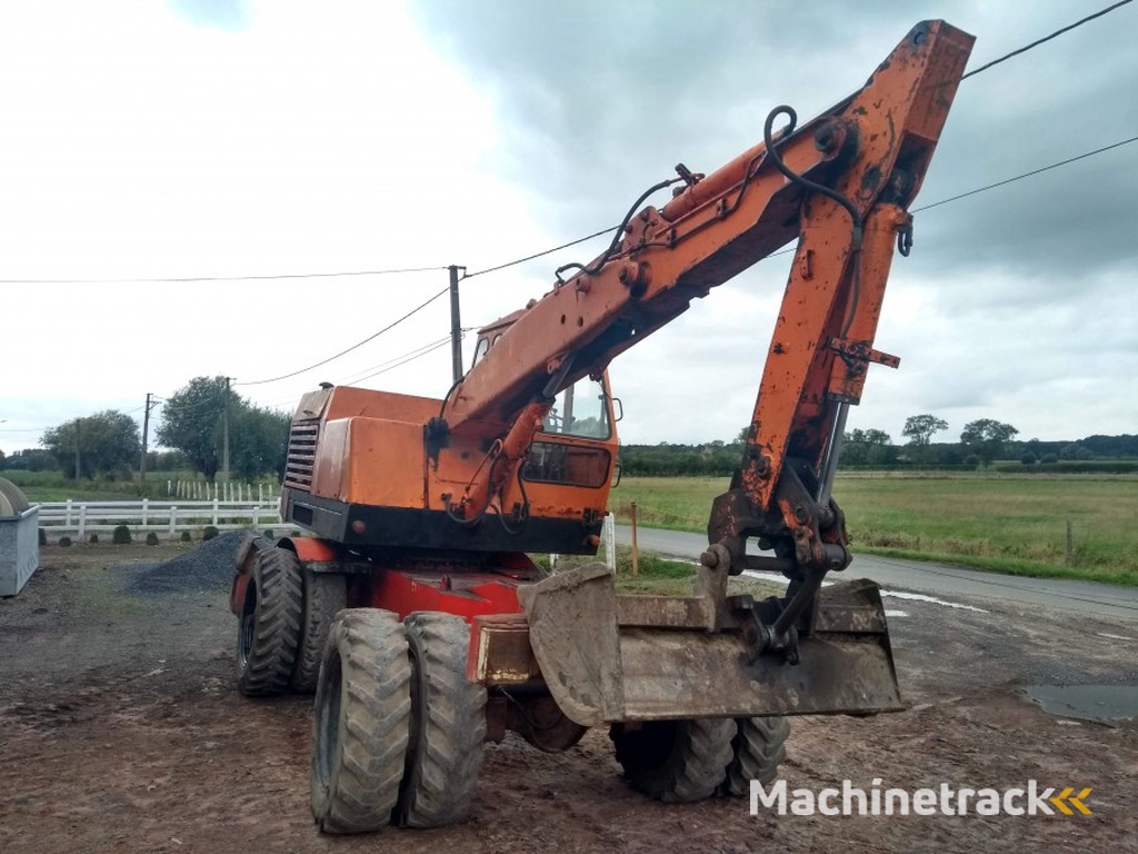 POCLAIN 45 - 4 x 4 TY 45