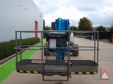 Minituur van Niftylift HR28-HYBRID-4X4