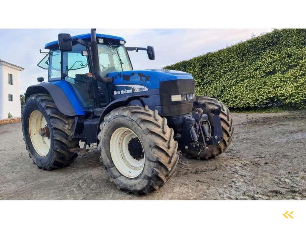 New Holland TM190