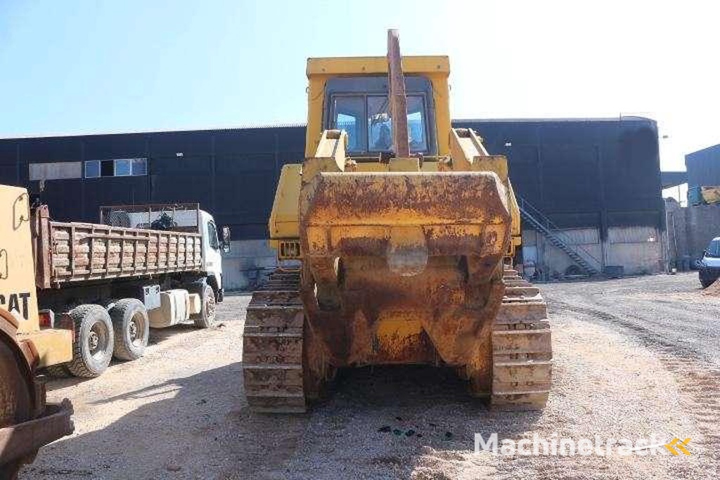 Komatsu D375A-1