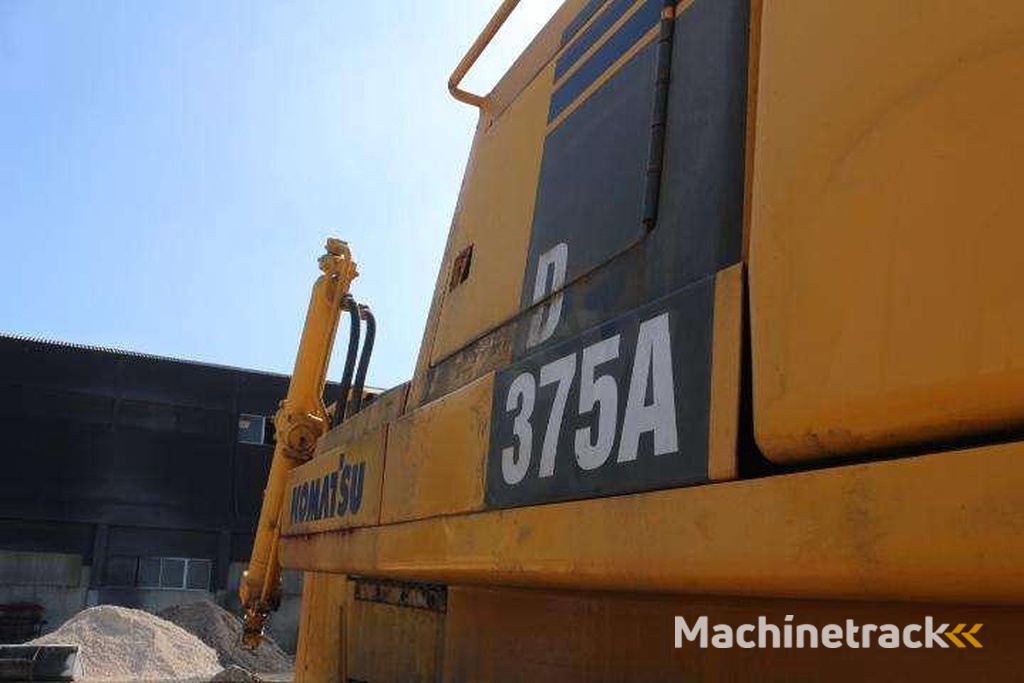 Komatsu D375A-1
