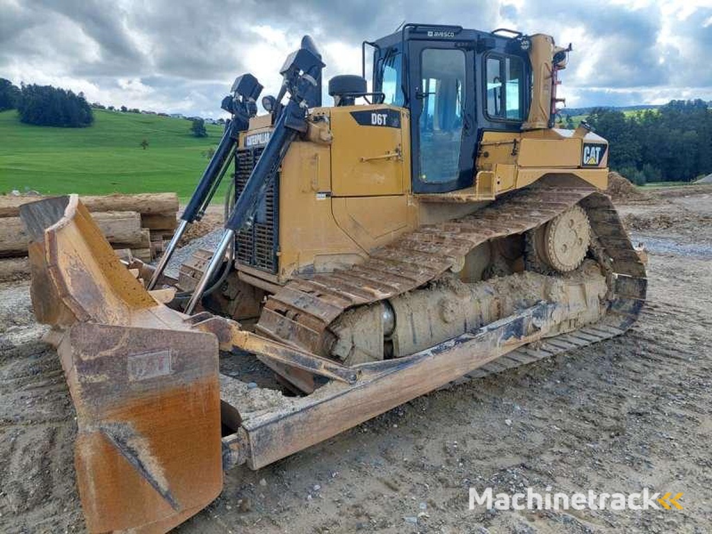 Caterpillar D6T LGP