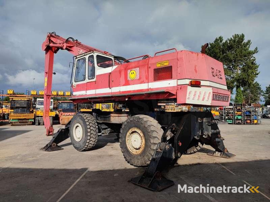 Liebherr A942
