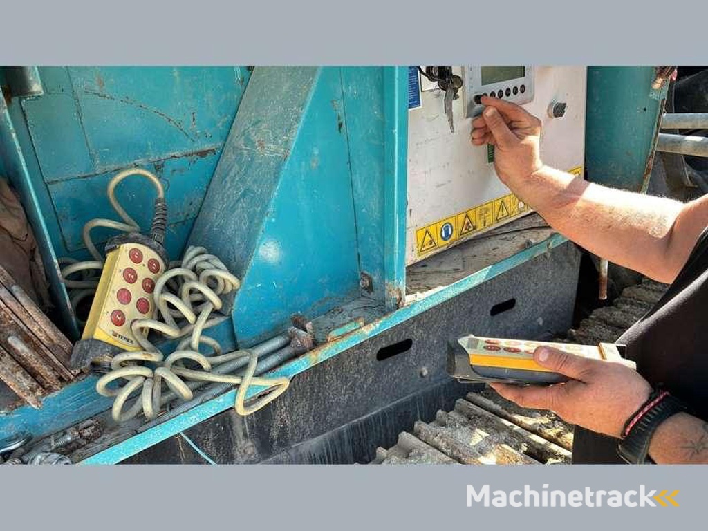 Powerscreen Premiertrak-400