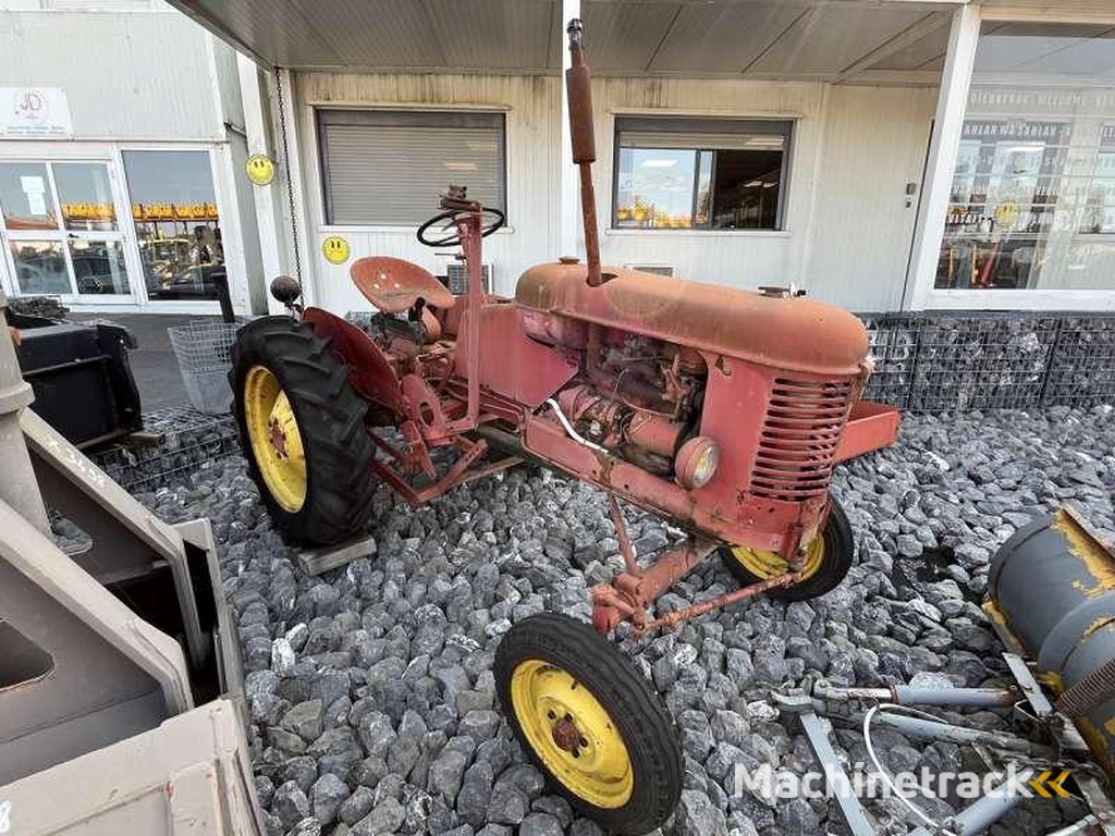 Massey-Harris PONY-812