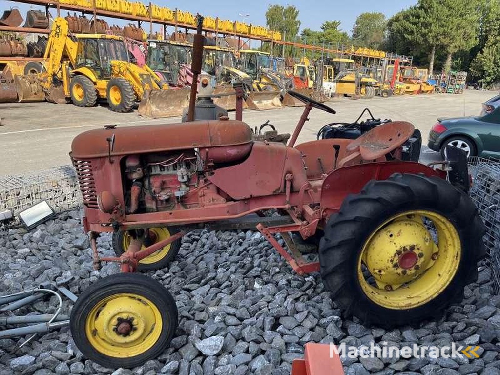 Massey-Harris PONY-812