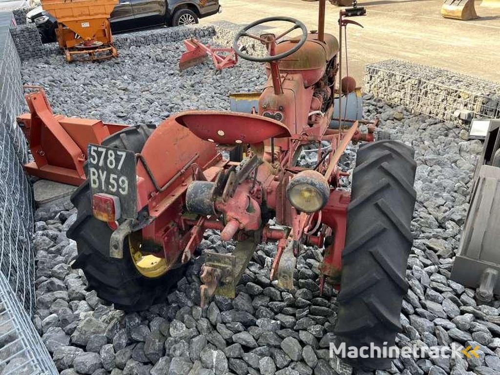 Massey-Harris PONY-812