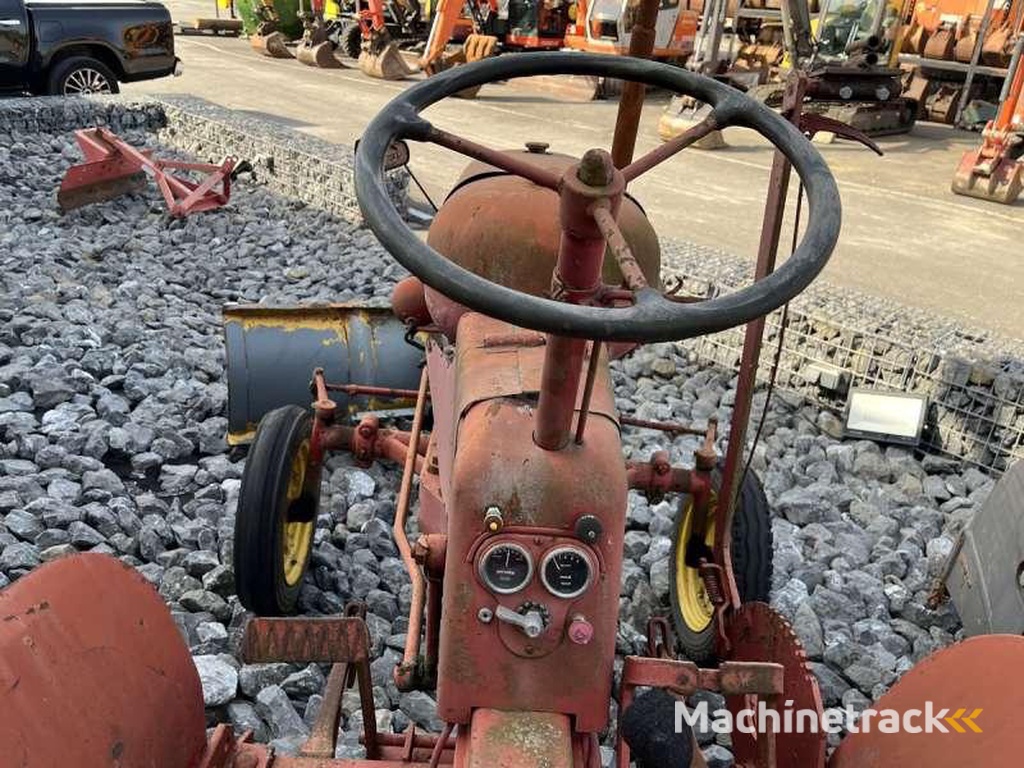 Massey-Harris PONY-812