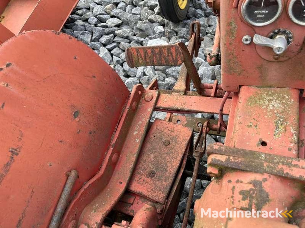 Massey-Harris PONY-812