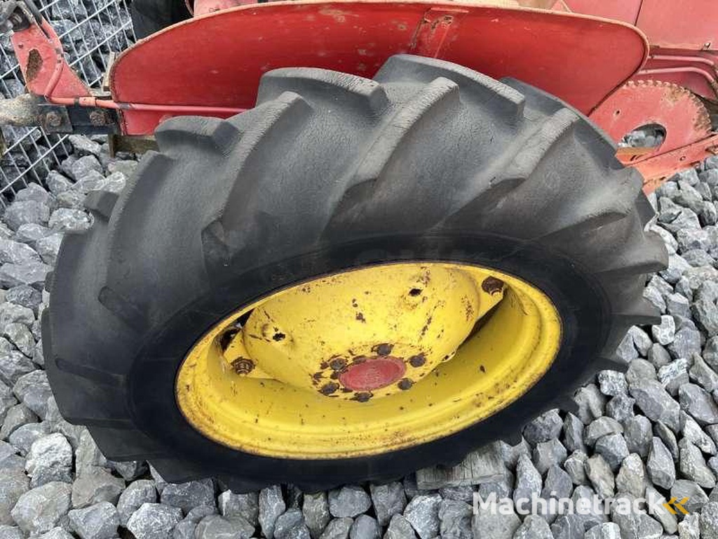 Massey-Harris PONY-812