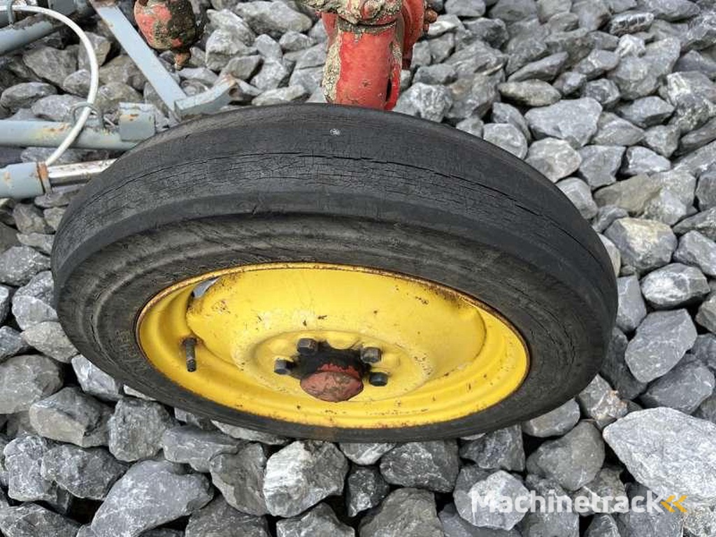 Massey-Harris PONY-812