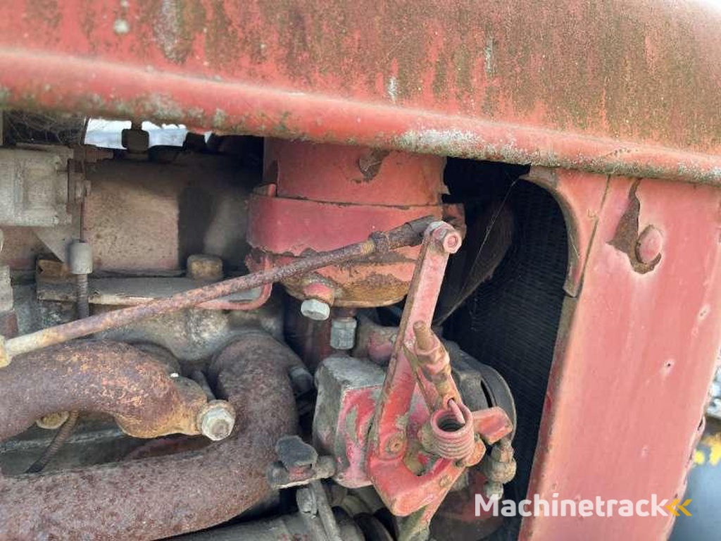 Massey-Harris PONY-812