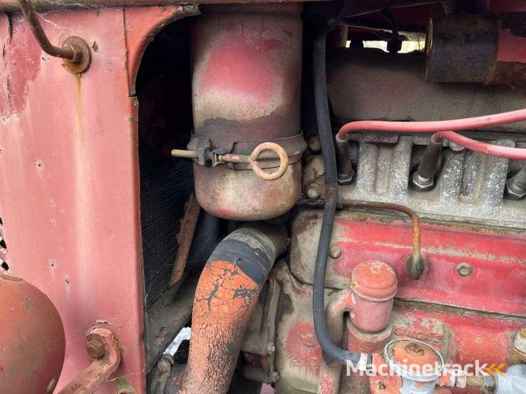 Massey-Harris PONY-812