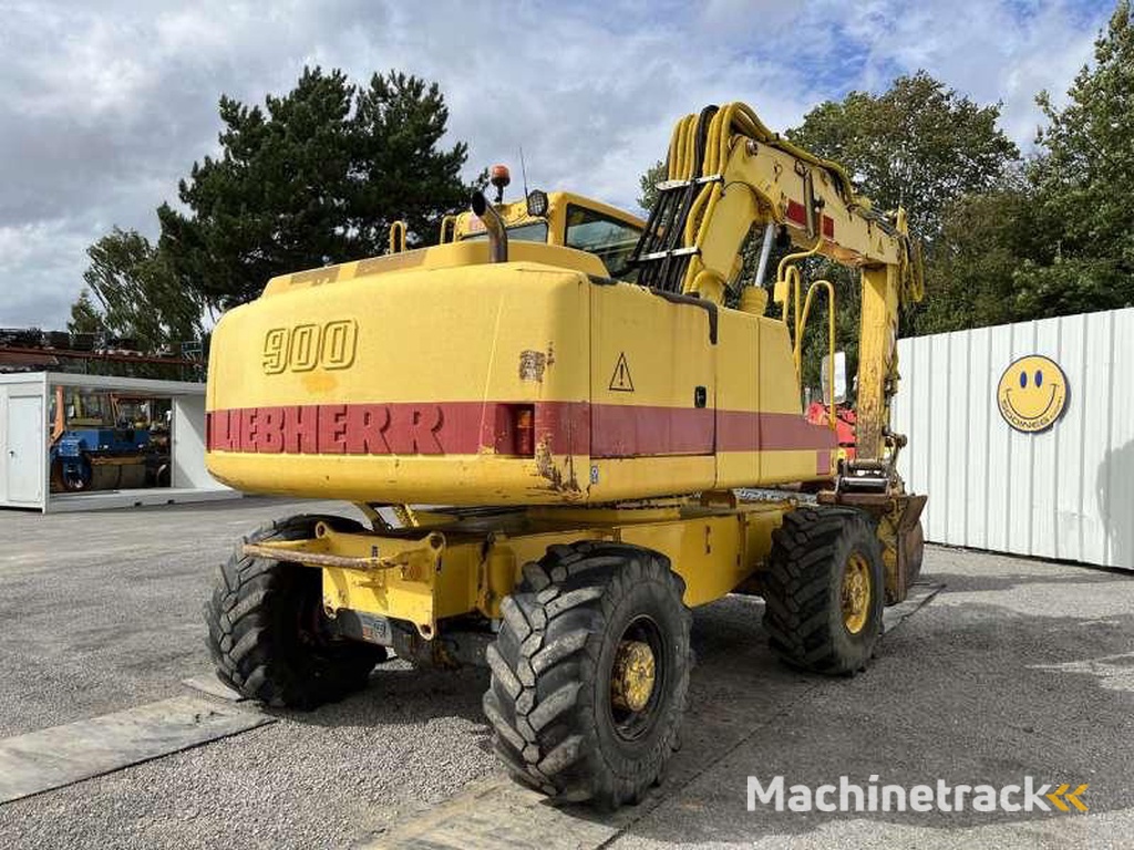 Liebherr A900C-Litronic