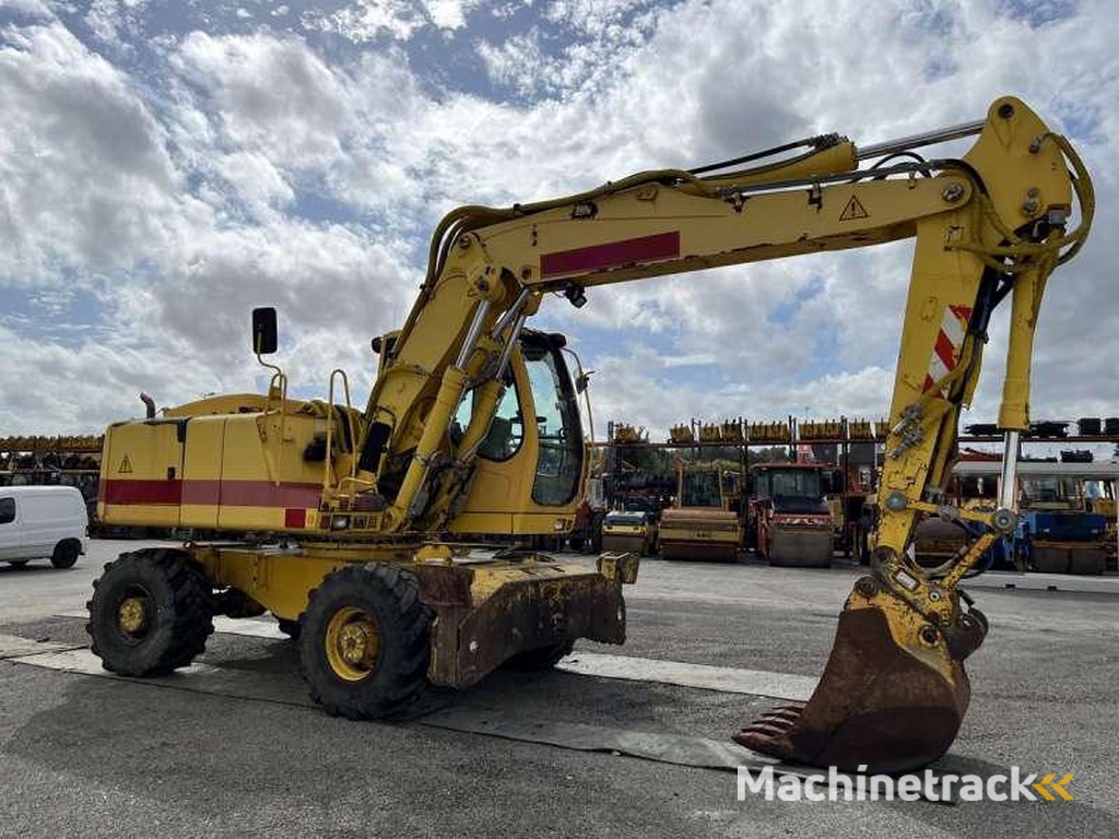 Liebherr A900C-Litronic