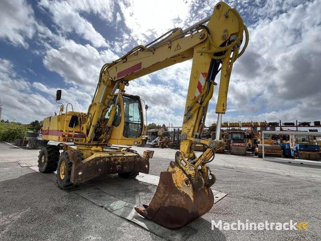 Liebherr A900C-Litronic