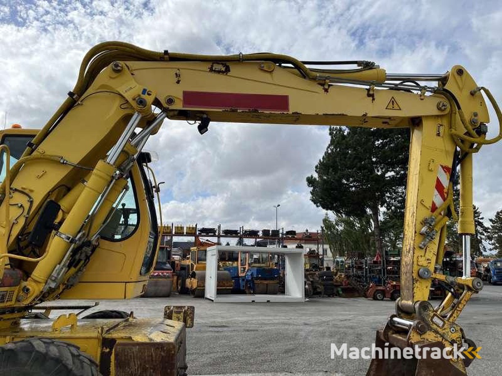 Liebherr A900C-Litronic