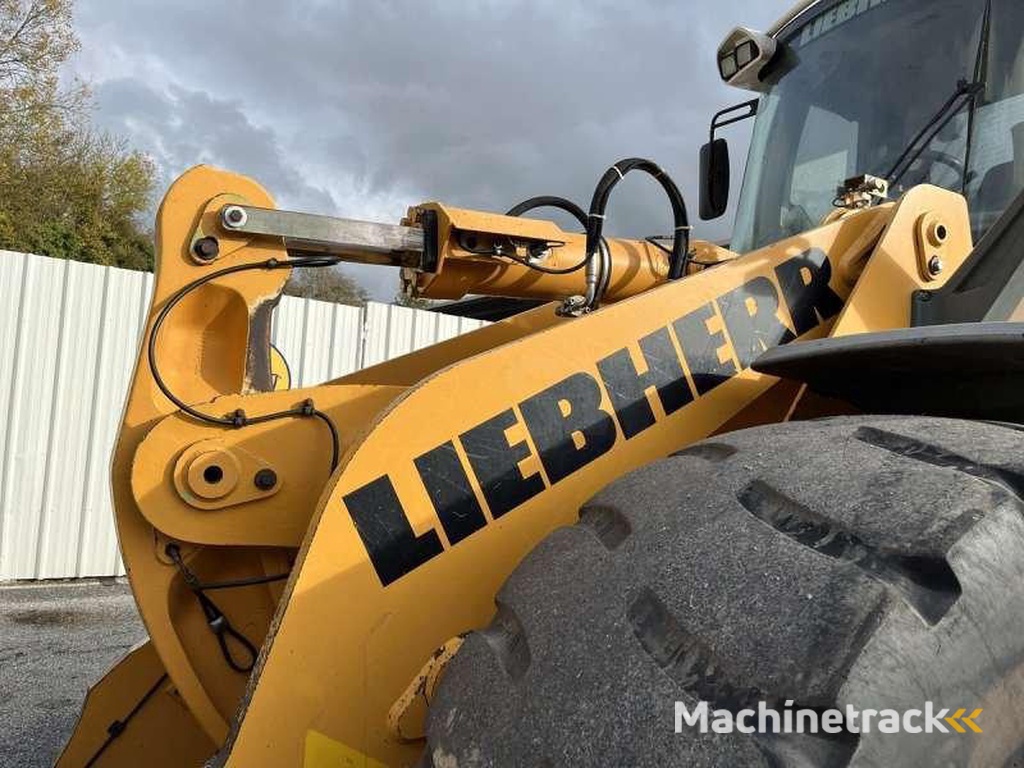 Liebherr L576