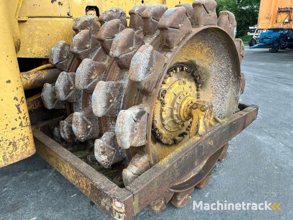 Caterpillar 825-porte-engins