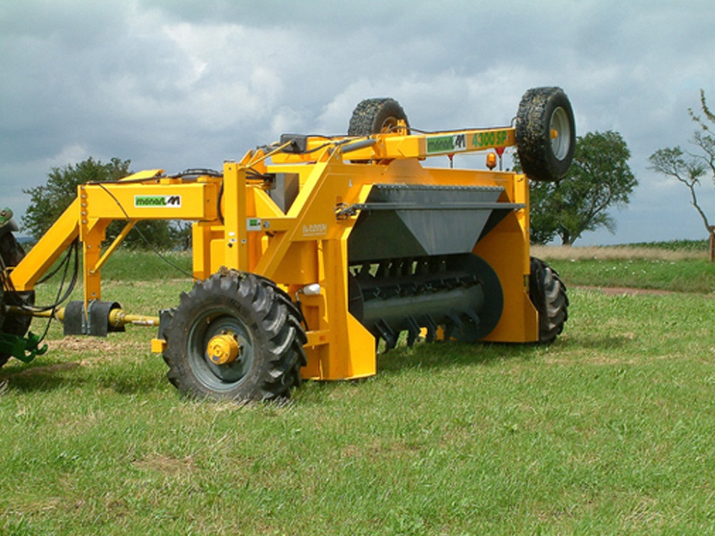 Menart 4300 SP tractor aangedreven