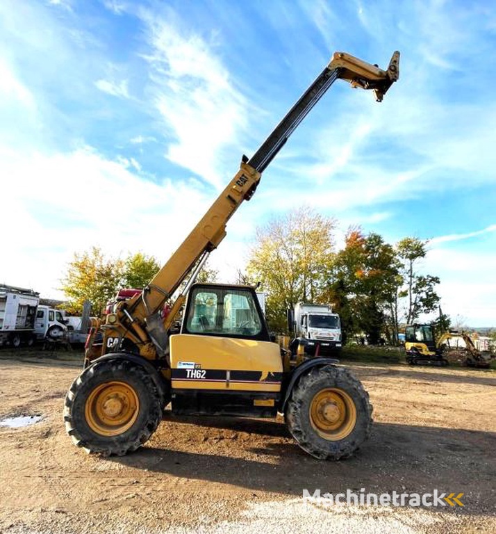 Caterpillar TH62-4-ROUES-MOTRICES-DIRECTIONNELLES