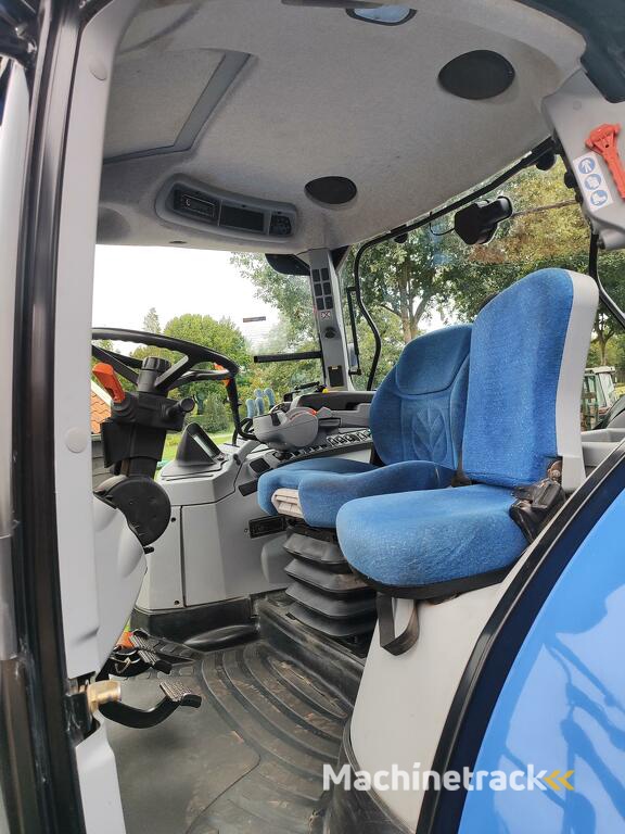 New Holland T 6070 Range Command