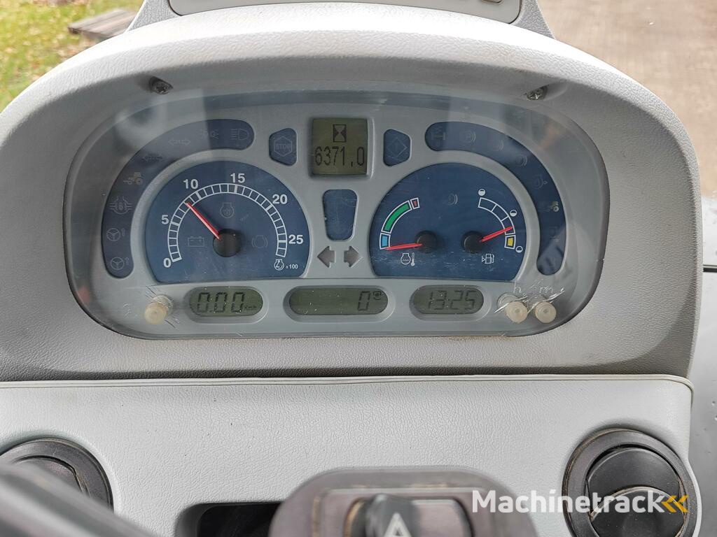 New Holland T 6080 Range Command