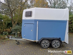 humbaur-polyester-2-paardstrailer