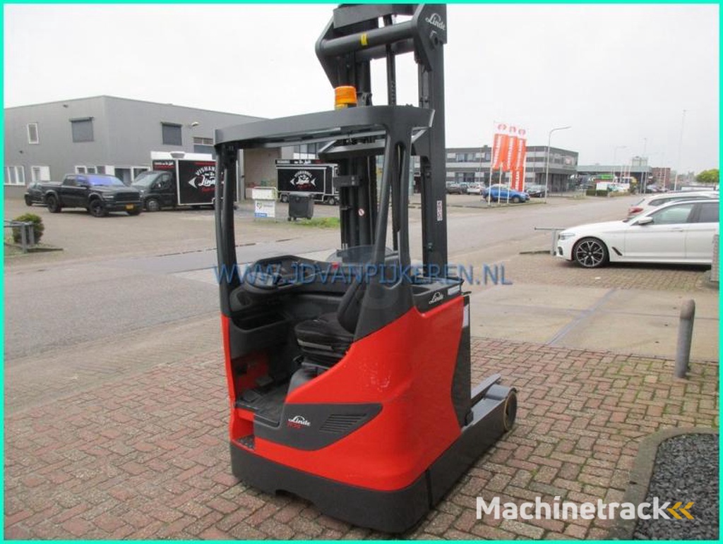 Linde R14-01-2019-battery79-triplex7m-freelift-sideshift