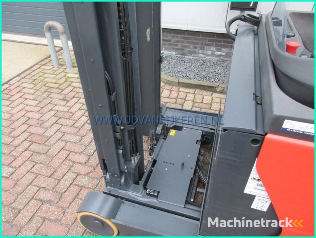 Linde R14-01-2019-battery79-triplex7m-freelift-sideshift