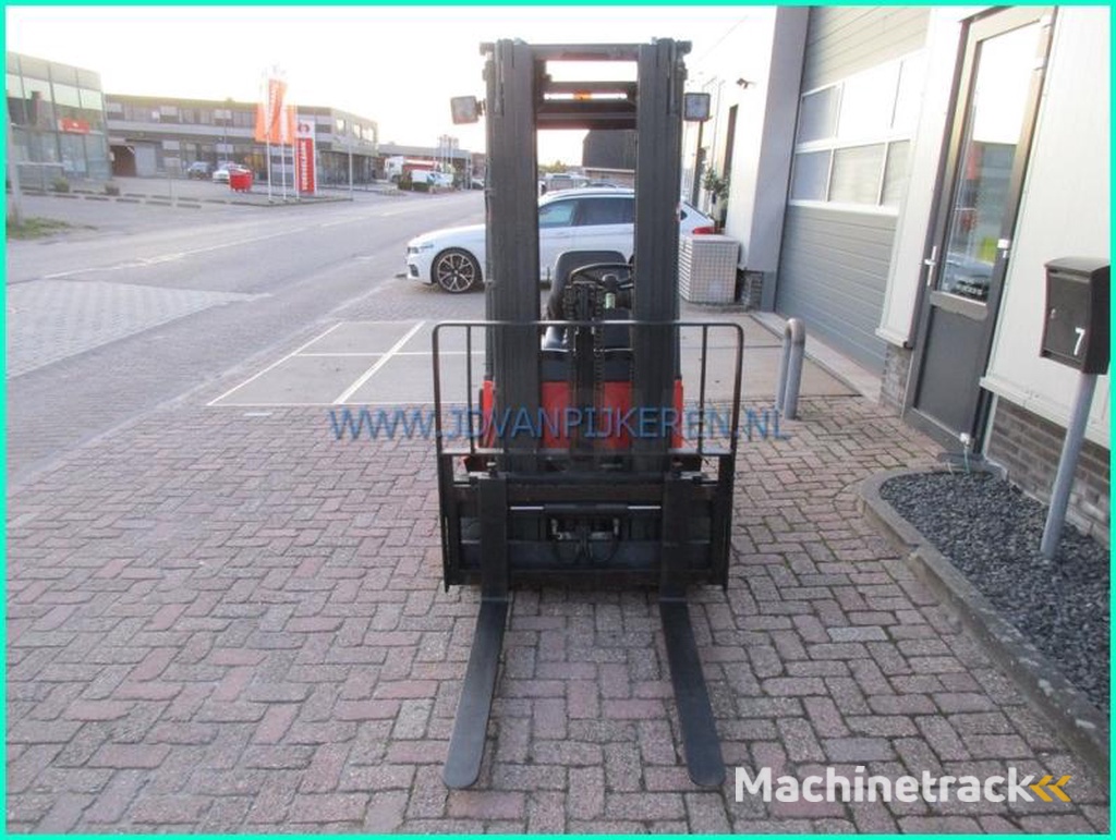 Linde E12-compact-7694hours-triplex4.7m-sideshift-battery83-