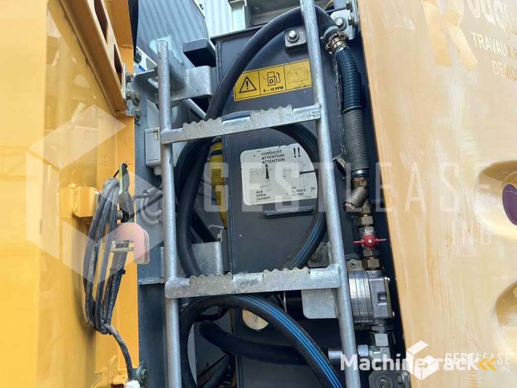 Liebherr R926-COMPACT