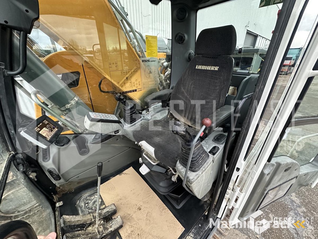 Liebherr R926-COMPACT