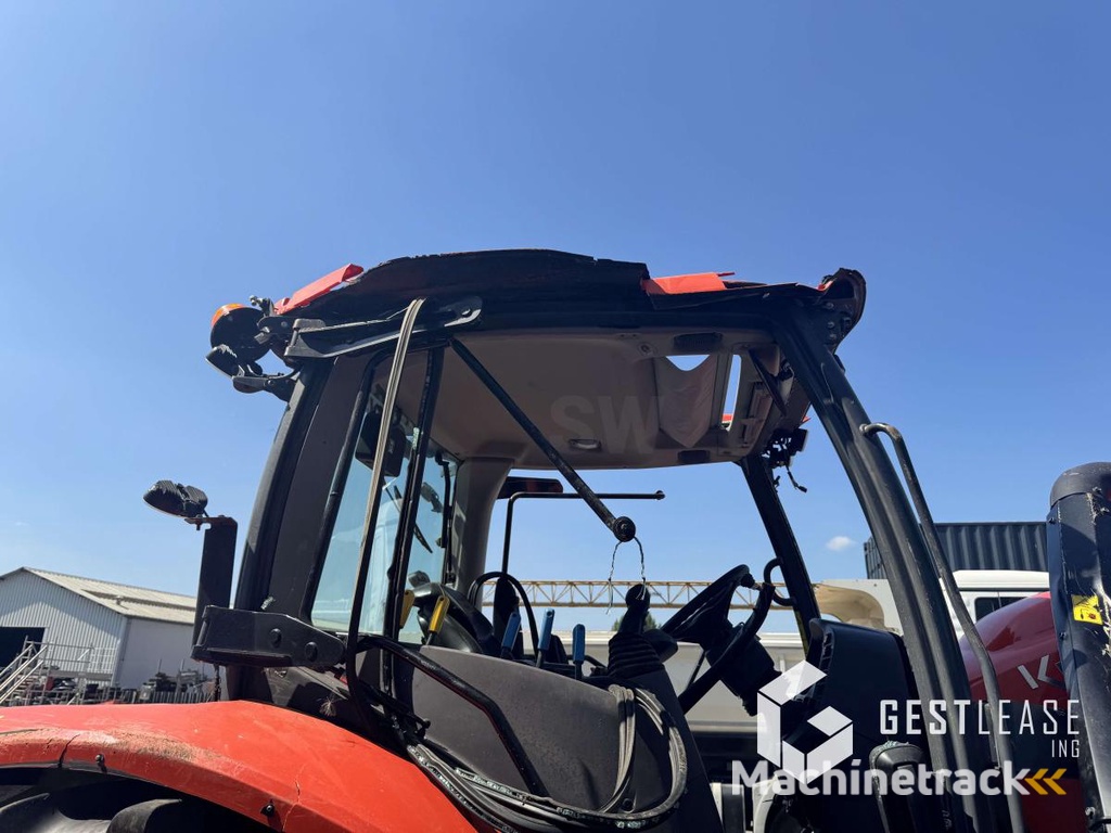 Kubota M6-132