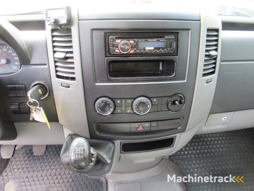 Volkswagen Crafter 32 2.5TDI 80KW Veegvuilkipper - Tipper