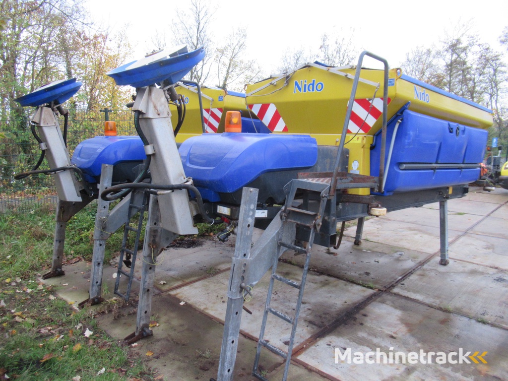 NIDO STRATOS B50-42 VCLN-490 5M3 + 2.200l HYDRO Salzstreuer Saltspreader Zoutstrooier